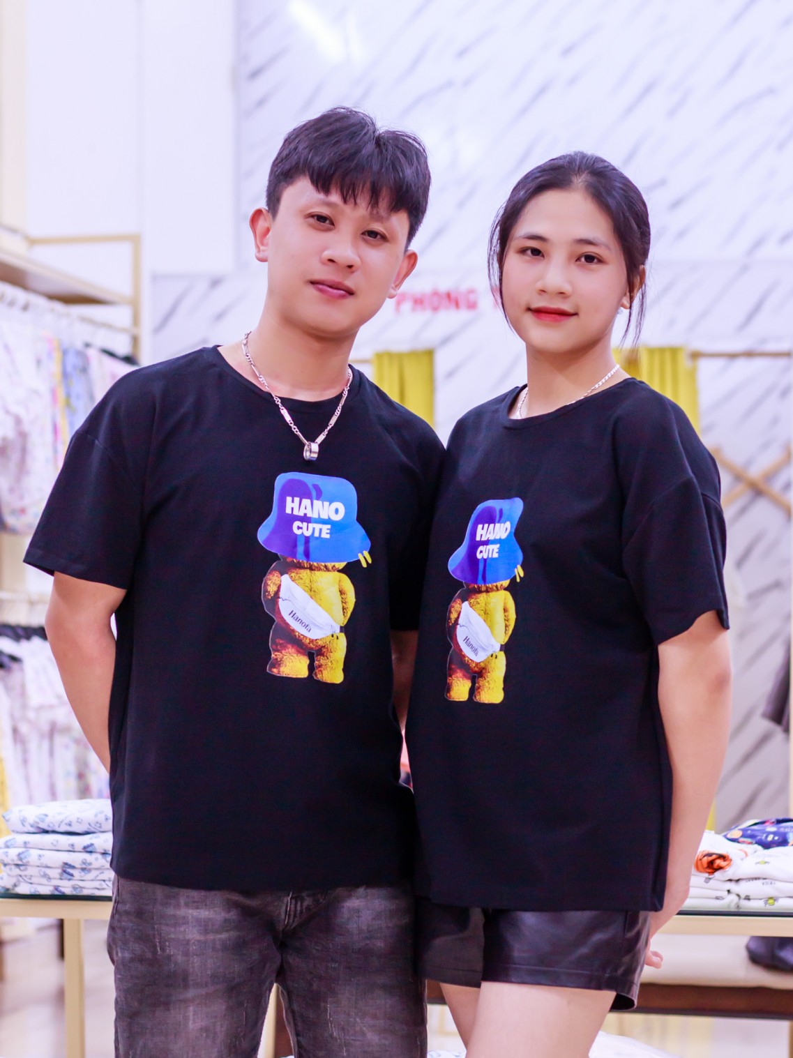 Áo phông Unisex Đen M