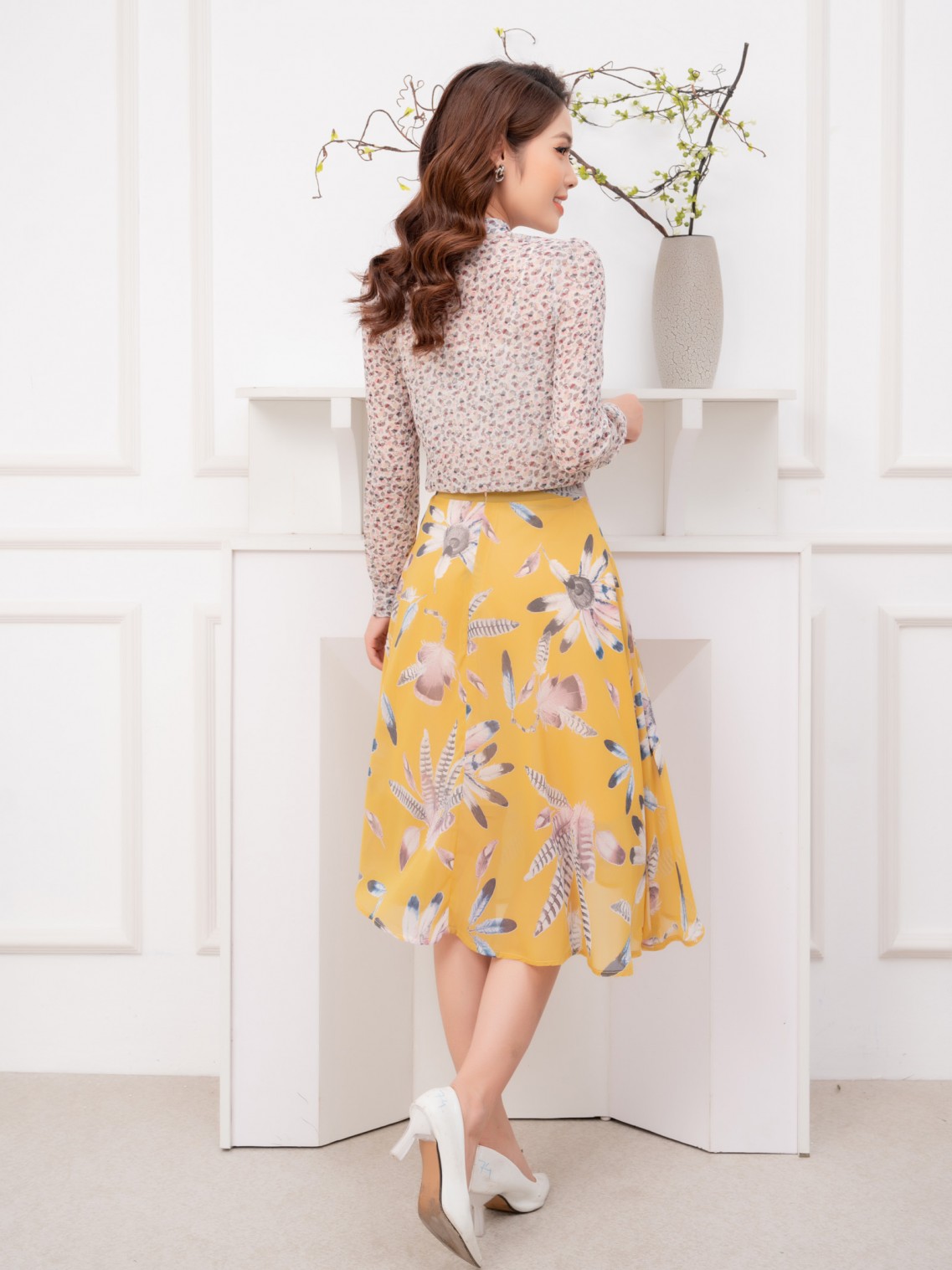 Chân váy xòe lông công vàng size S