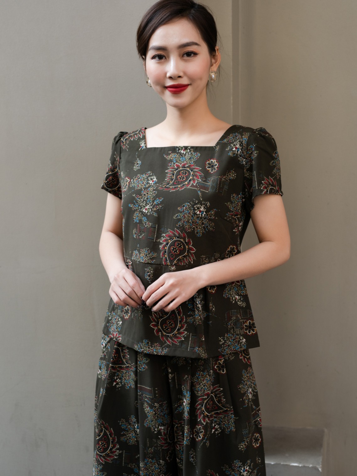 Bộ trung niên cổ vuông hoa dây 2XL