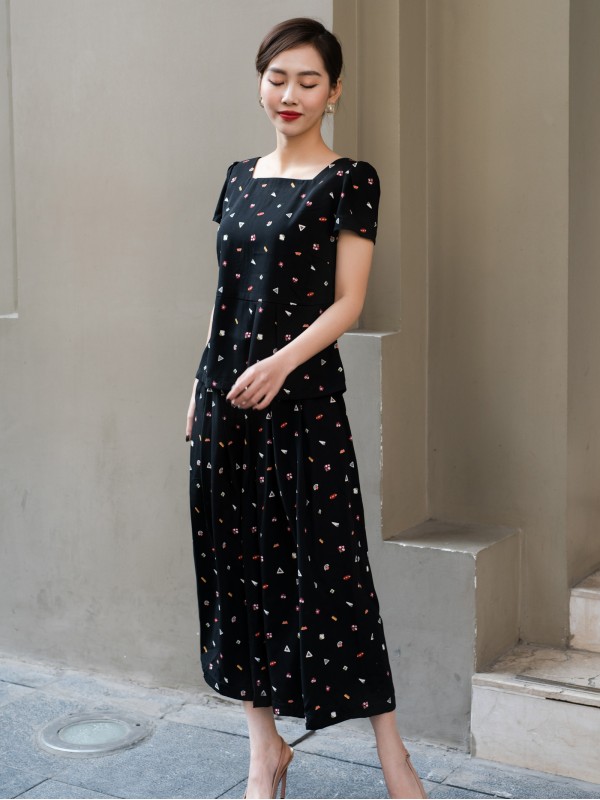 Bộ trung niên cổ vuông tam giác  2XL