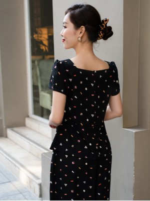 Bộ trung niên cổ vuông tam giác L