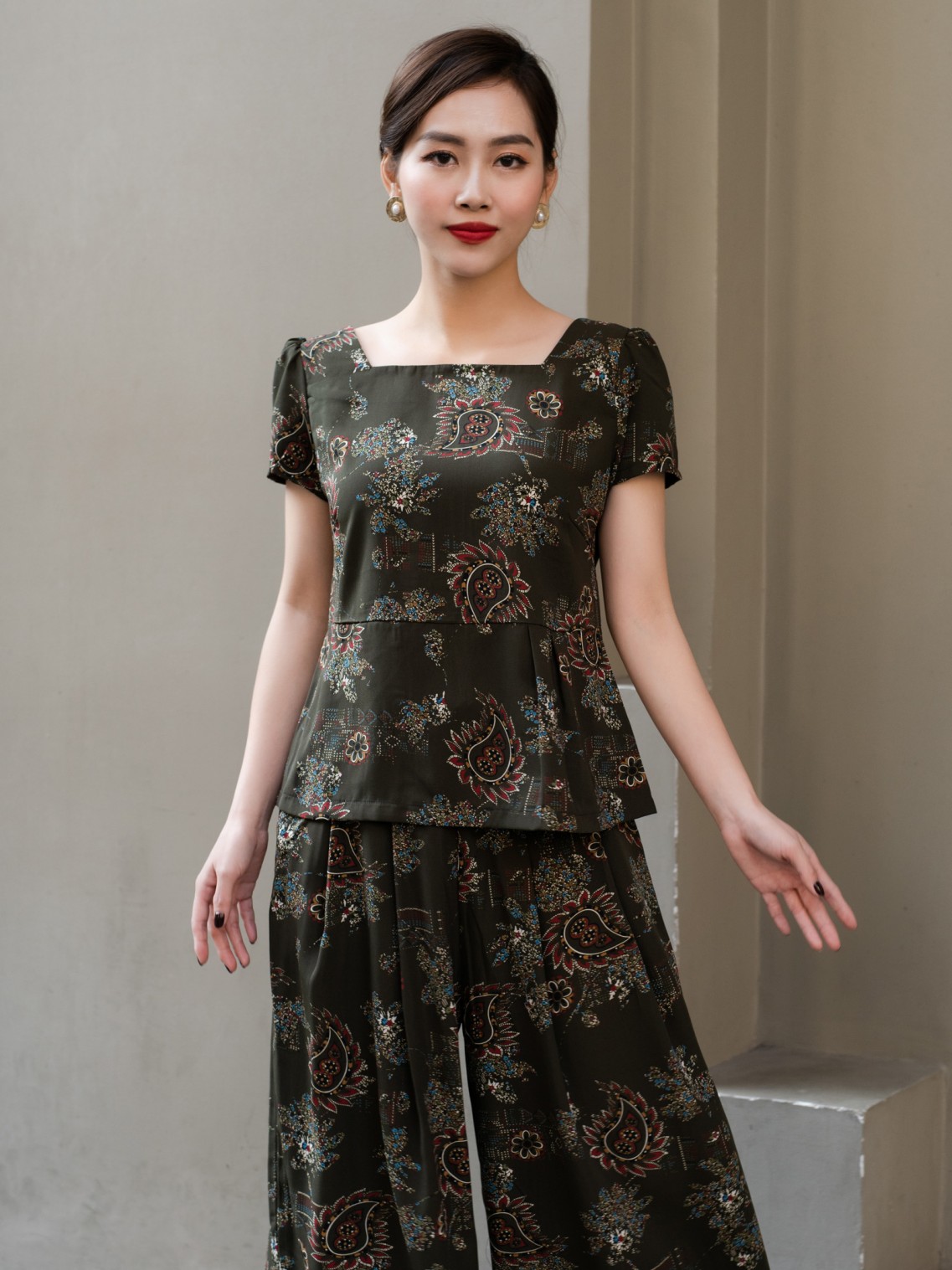 Bộ trung niên cổ vuông xanh rêu 2XL