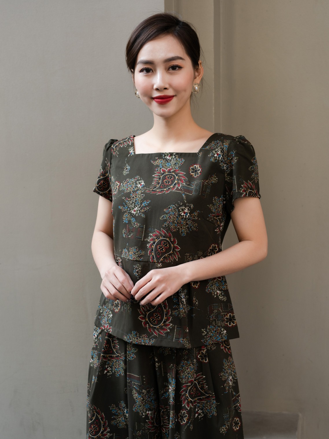 Bộ trung niên cổ vuông xanh rêu 2XL