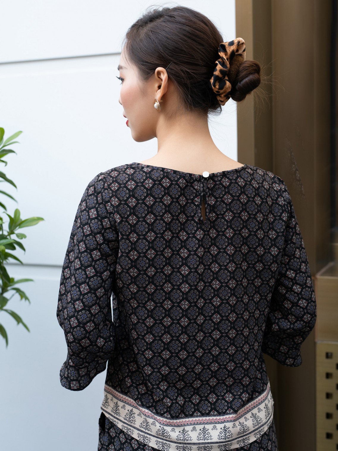 Bộ trung niên tay lỡ Hoa chân Size L