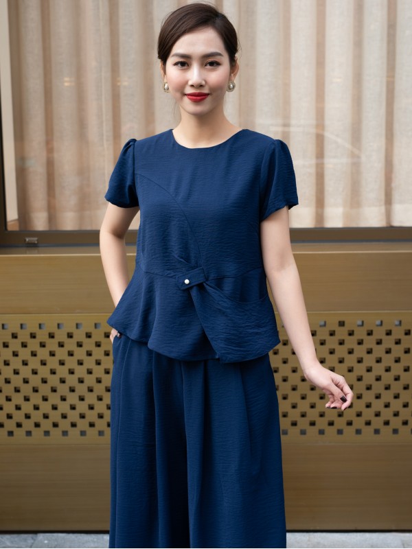 Bộ trung niên cổ tròn xanh than L