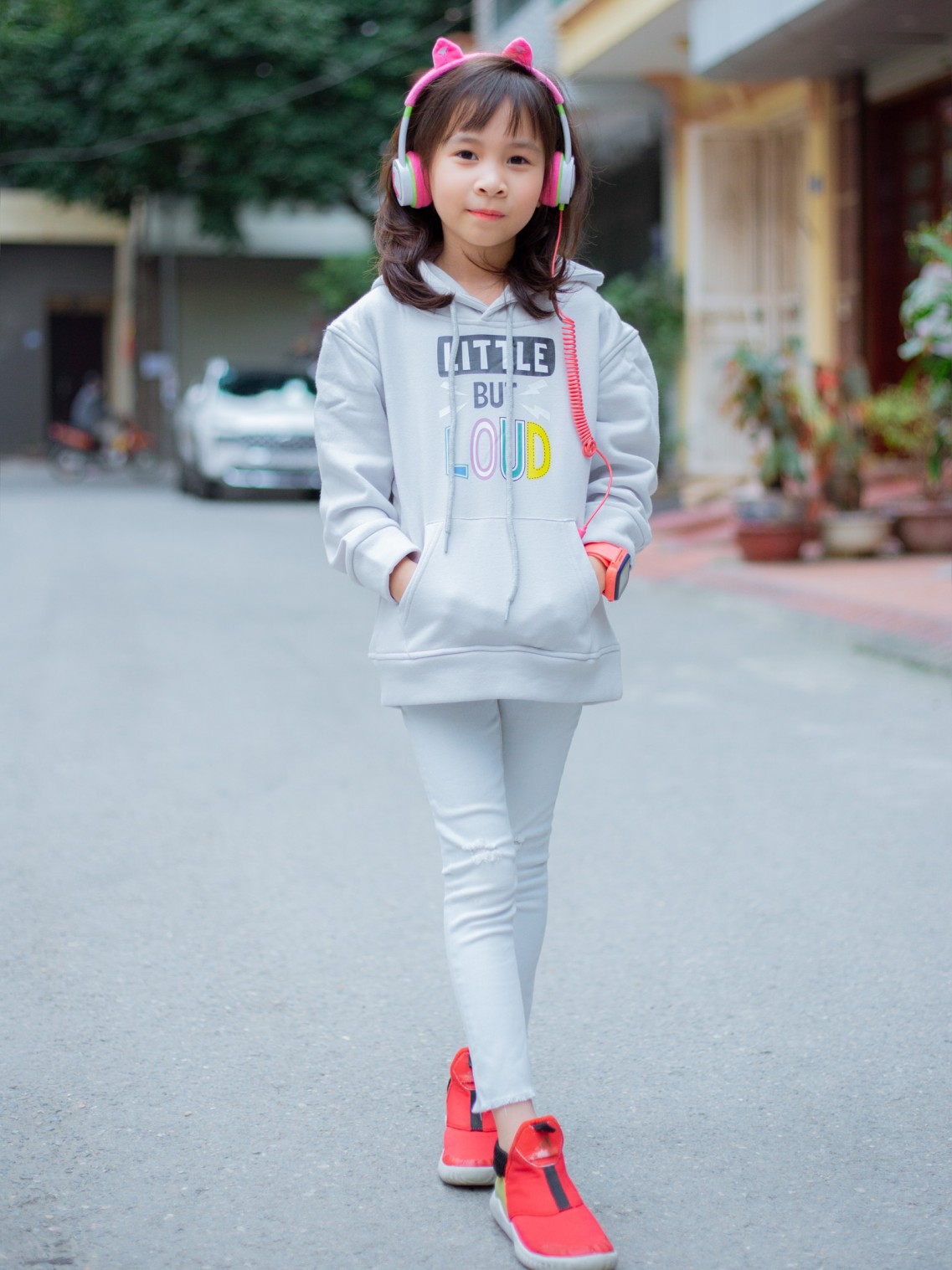 Áo Hoodie in chữ LITTLE Ghi 100