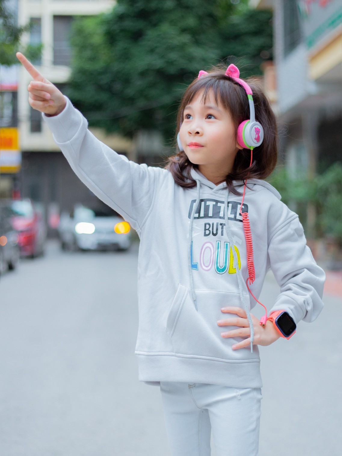 Áo Hoodie in chữ LITTLE Ghi 100