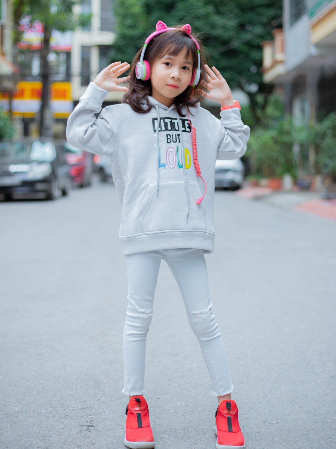 Áo Hoodie in chữ LITTLE Ghi 100