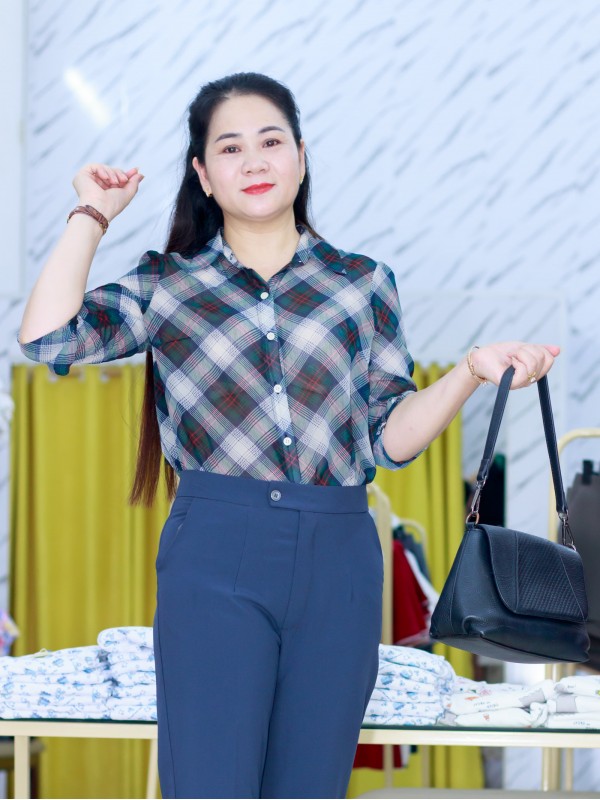 Áo sơ mi cổ bẻ Sọc S