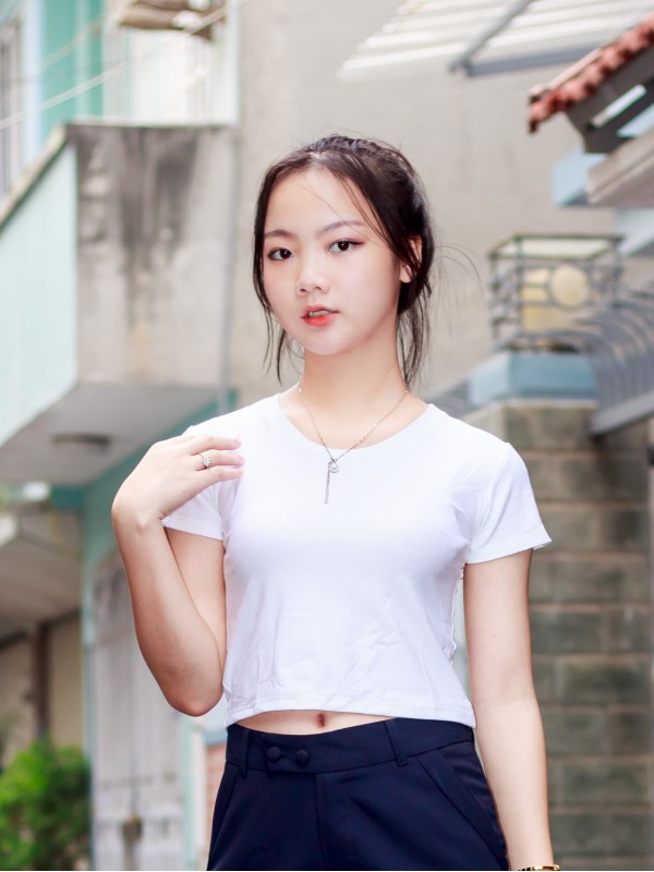 Áo phông Cổ tròn Croptop Trắng XL