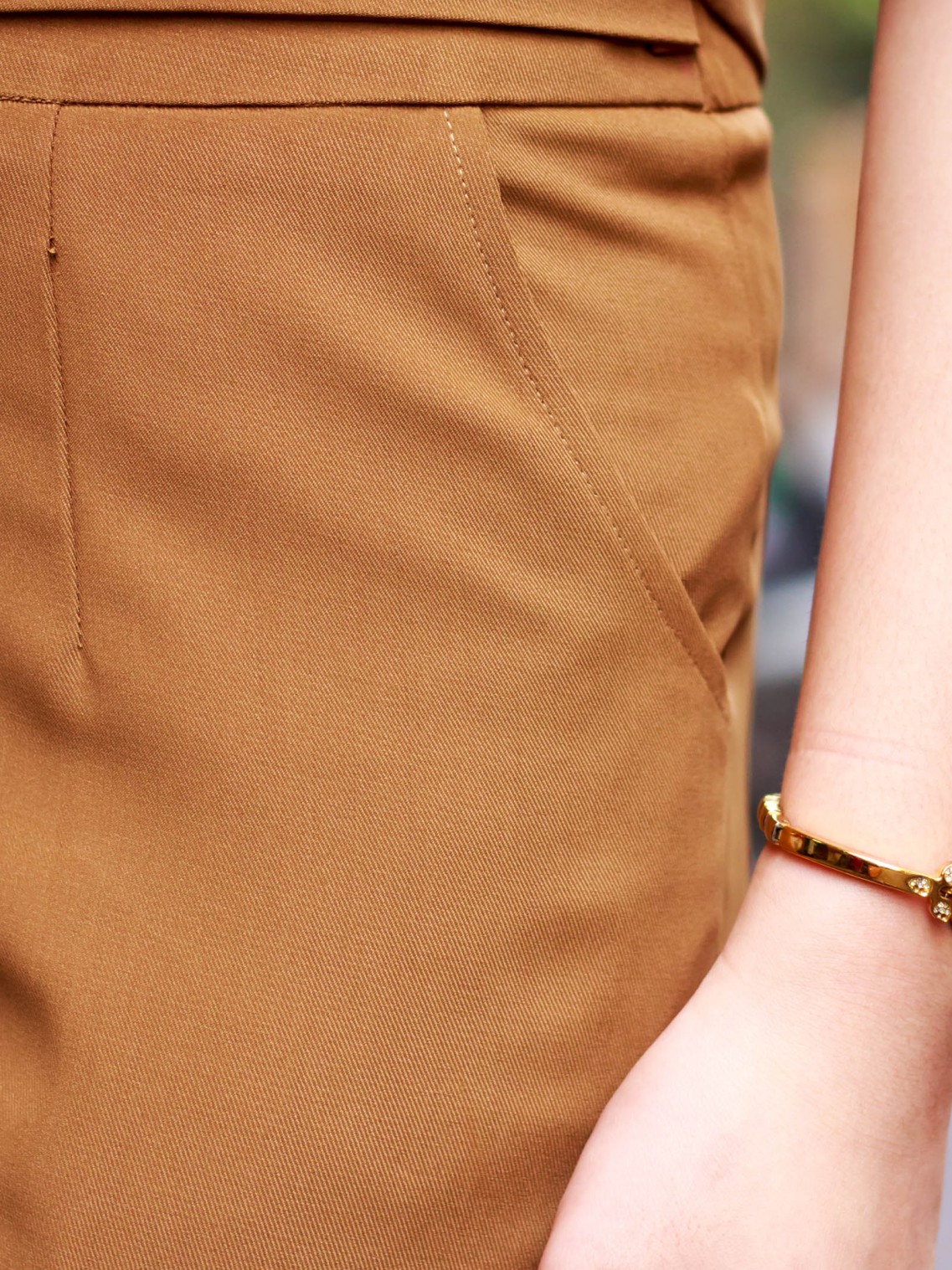 Quần suông Đai 3 cúc Vàng bò  L