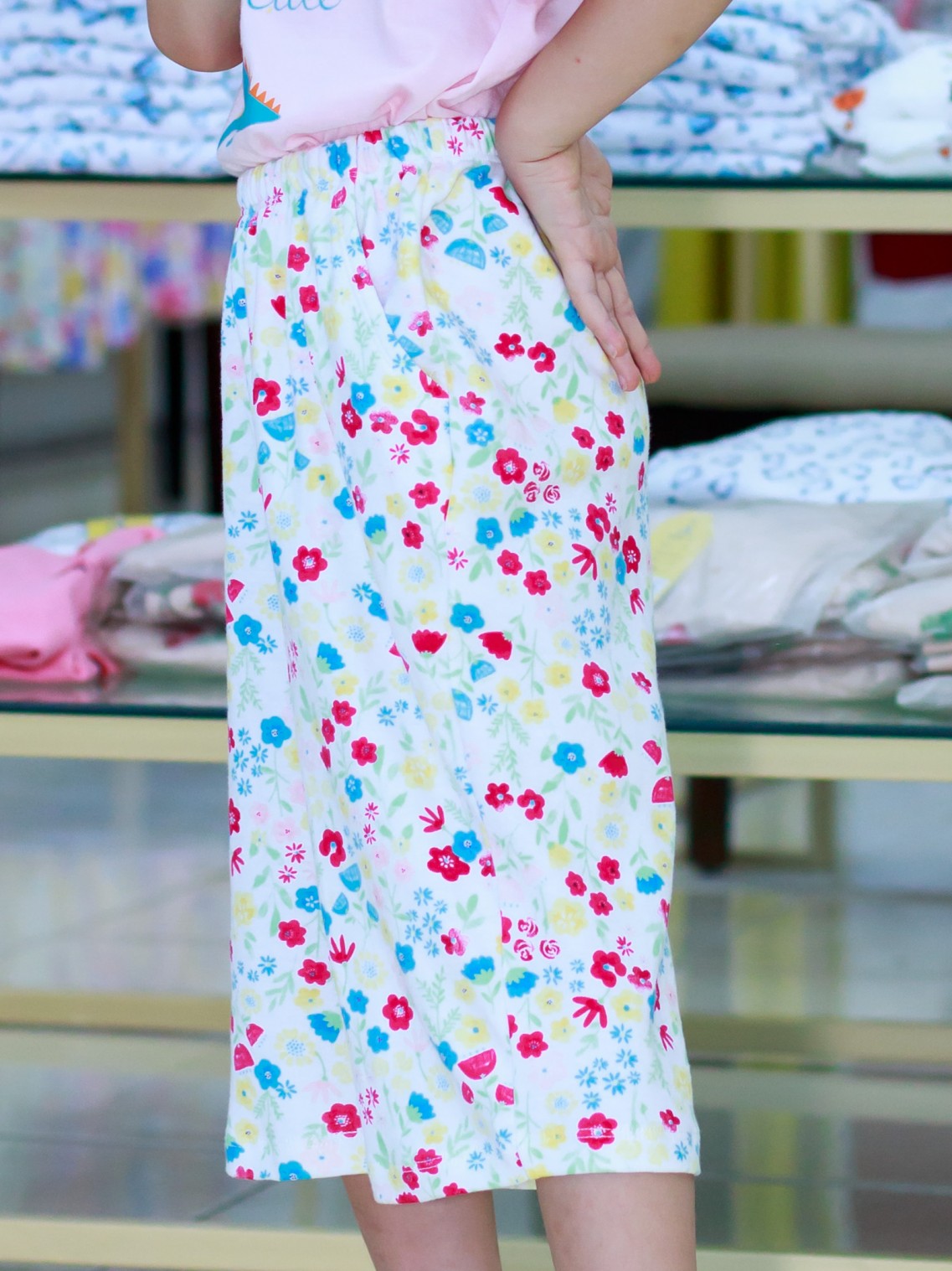 Quần Lửng Trẻ em  hoa đỏ 130