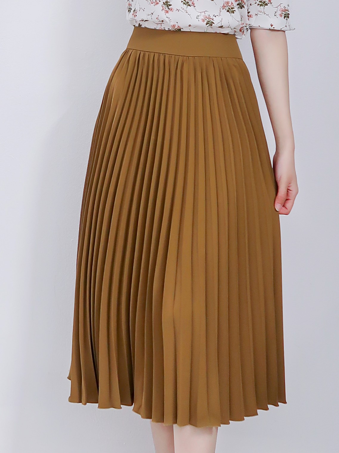 Chân váy Xếp ly Vàng bò M