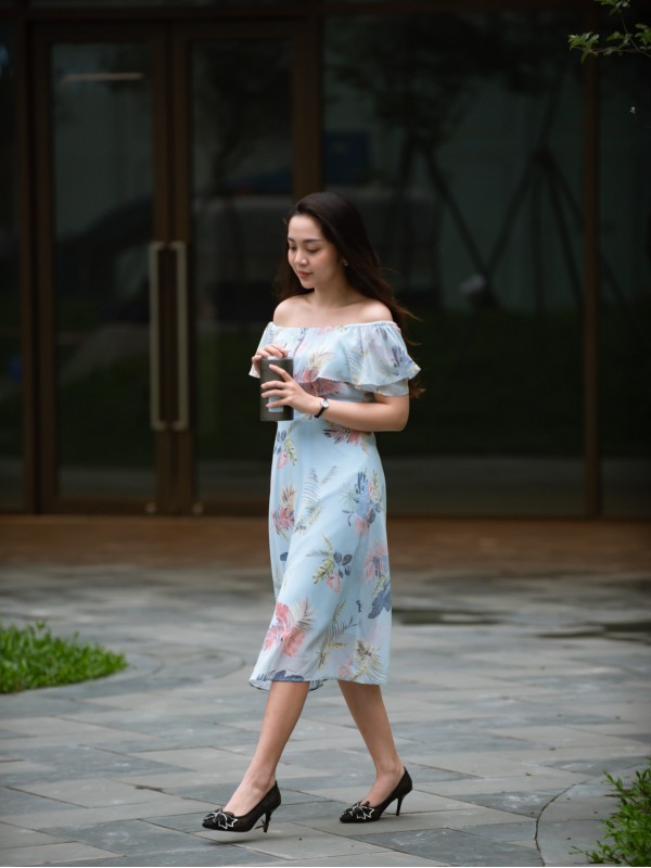 Váy trễ vai Da trời L